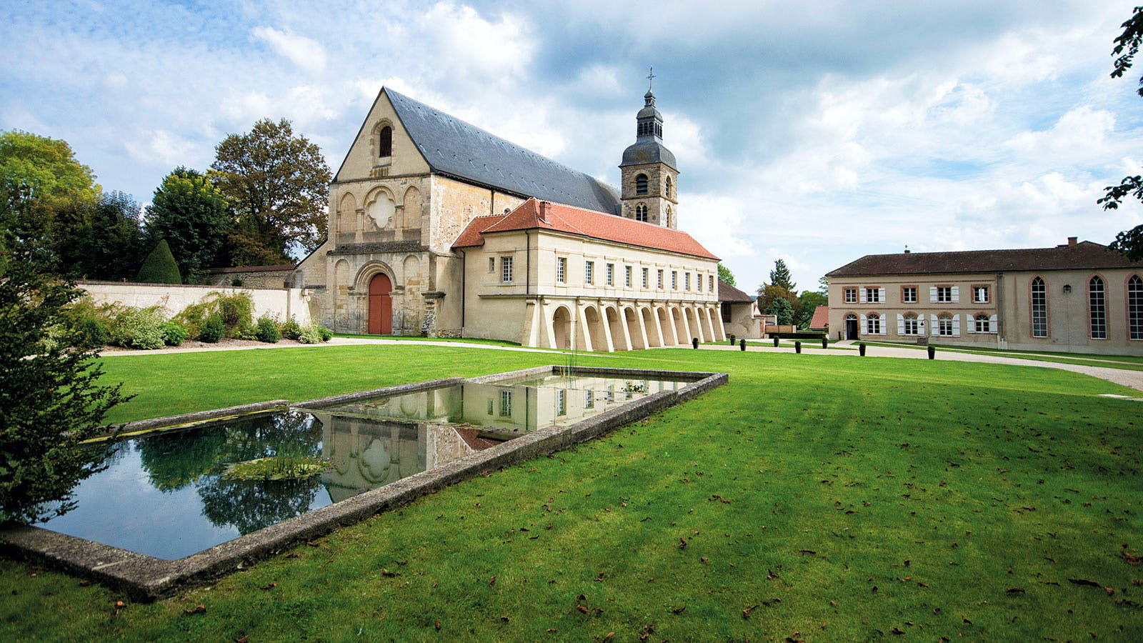 Dom Pérignon, Champagne, Switzerland