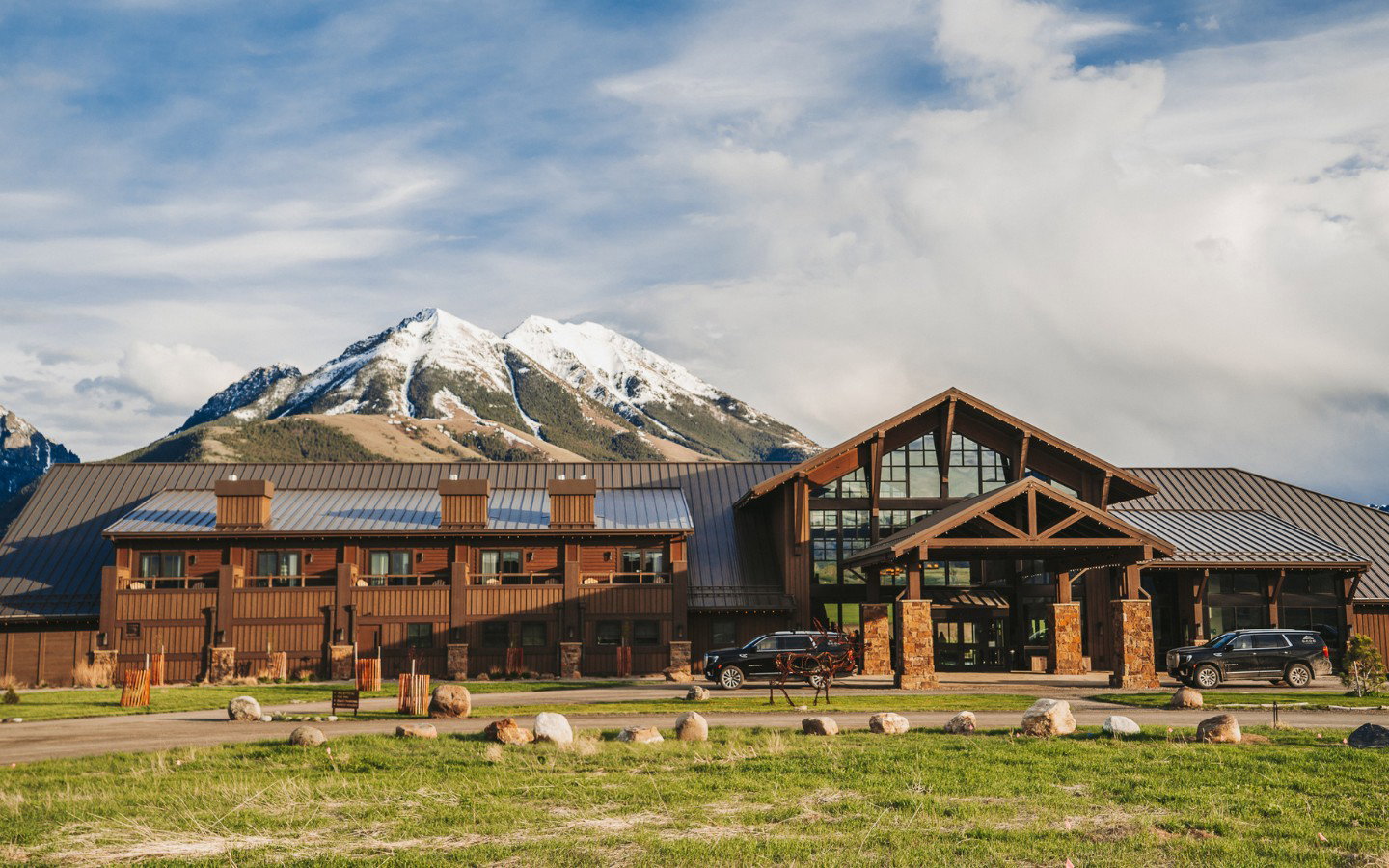 Sage Lodge hotel in Pray, United States