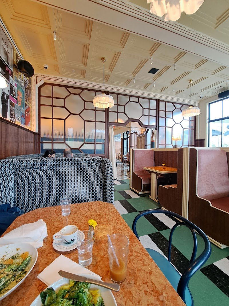 Meteor, Restaurant in Heffen