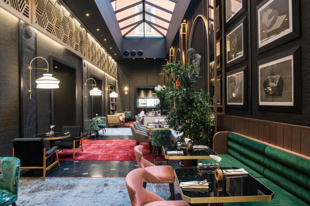 Umiltà 36 hotel in Rome, Italy