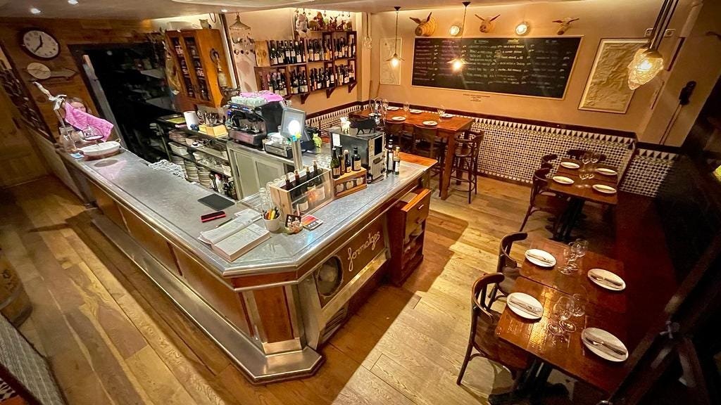 Els Tres Porquets restaurant in Barcelona, Spain