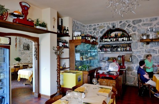 Dentella, Restaurant in Bracca