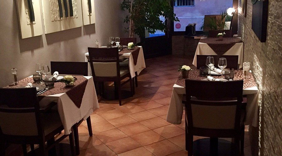 L'Amandier, Restaurant in Fréjus