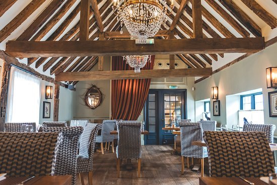 E. STREET Bar & Grill restaurant in Petworth, United Kingdom