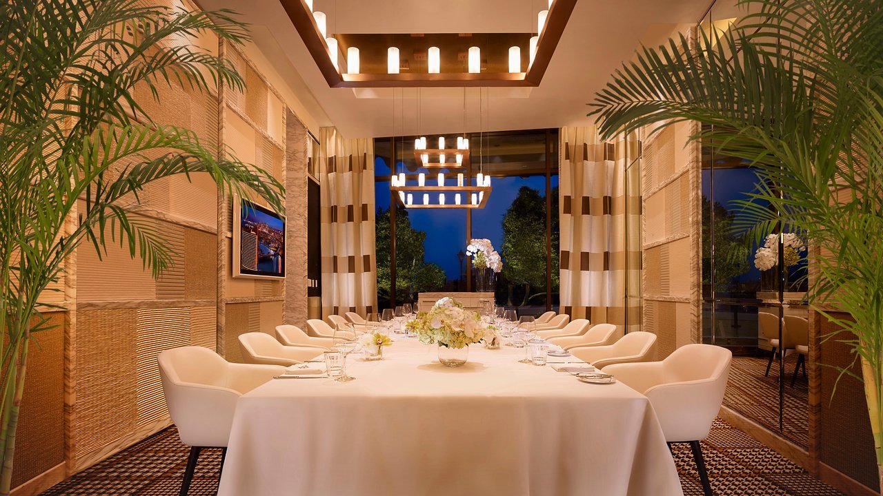 Rare Steakhouse restaurant in Boston