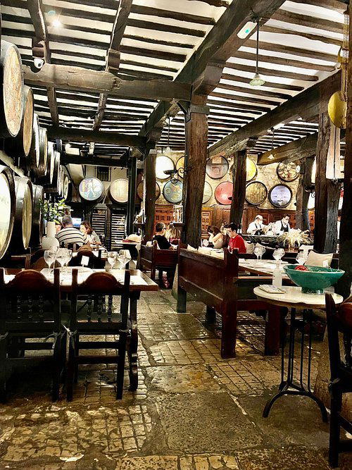 Bodega del Riojano restaurant in Santander