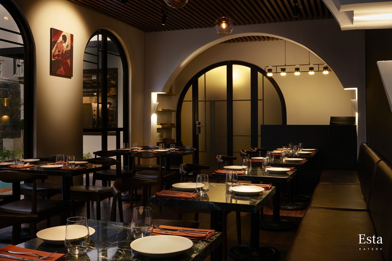 Esta, Restaurant in Ho Chi Minh City