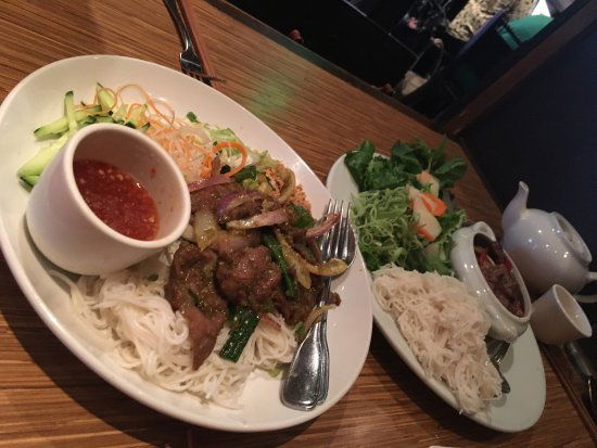 Brodard Chateau, Restaurant in Garden Grove