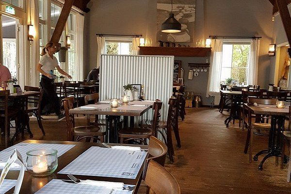 Het Oude Gemeentehuis, Restaurant in Rhenen