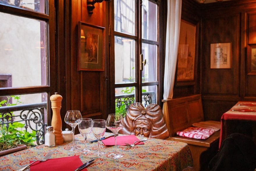 Chez Yvonne - S'Burjerstuewel restaurant in Strasbourg, France