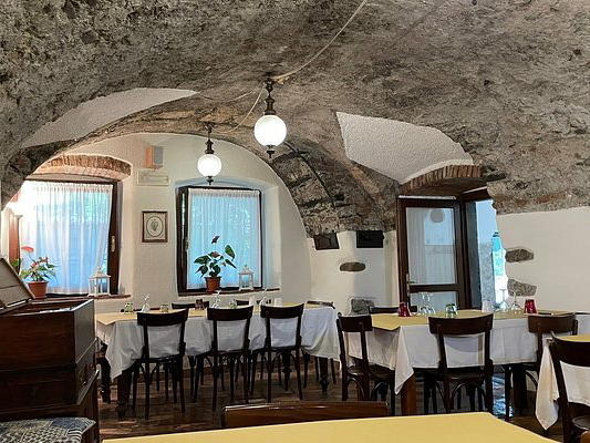 Contrada Bricconi, Oltressenda Alta, Italy