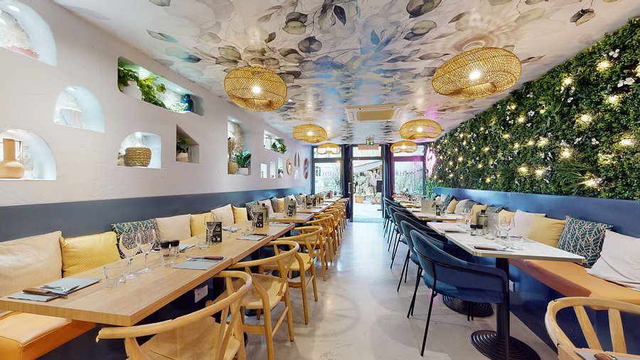 Le Clan restaurant in Quebec City, Canada