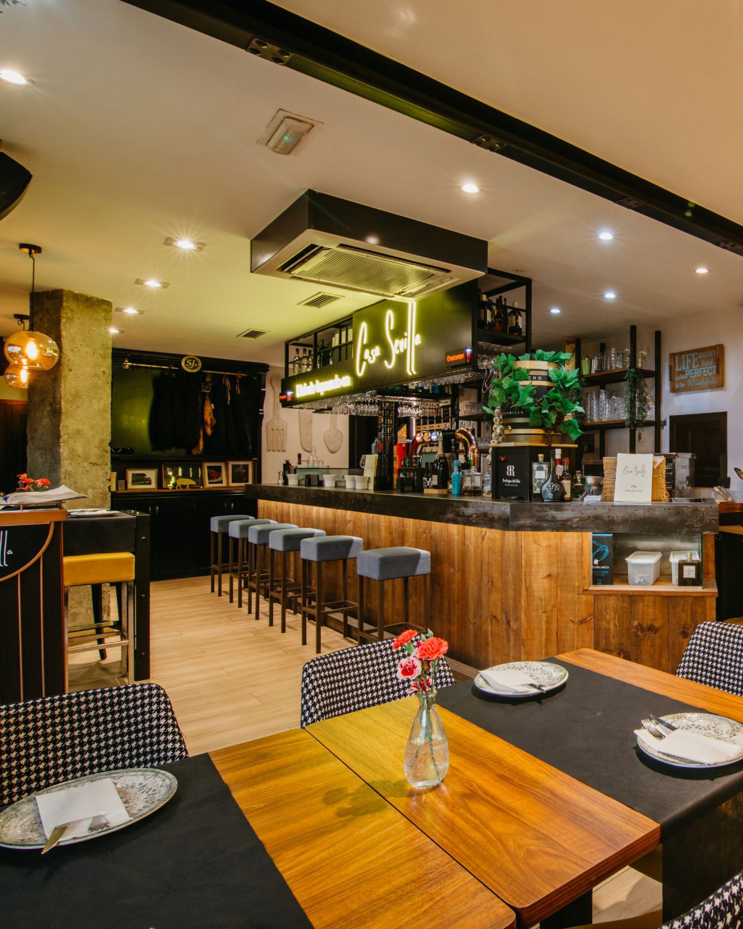 Casa Sevilla, Restaurant in Almería