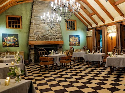 Dining Room at Twin Farms, Restaurant in Barnard