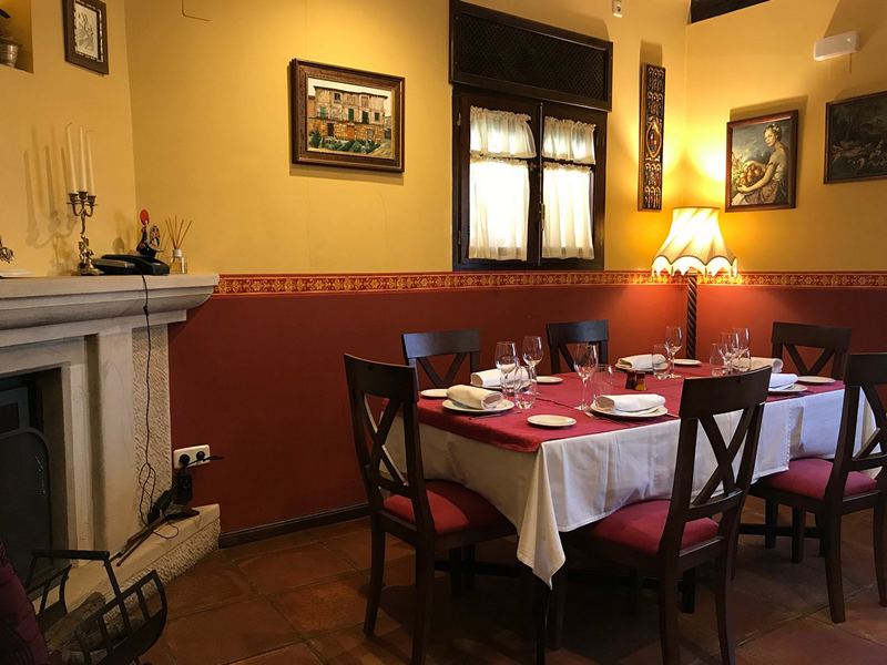 Casa de los Gallos restaurant in Cifuentes