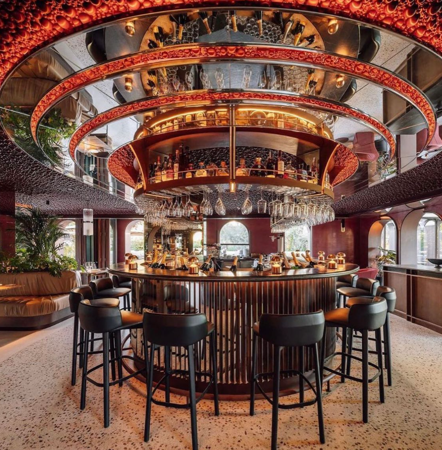 Roostiq Marbella, Restaurant in Marbella