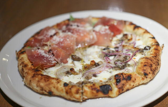 Motive Pizzeria E Caseificio restaurant in kambe, Japan