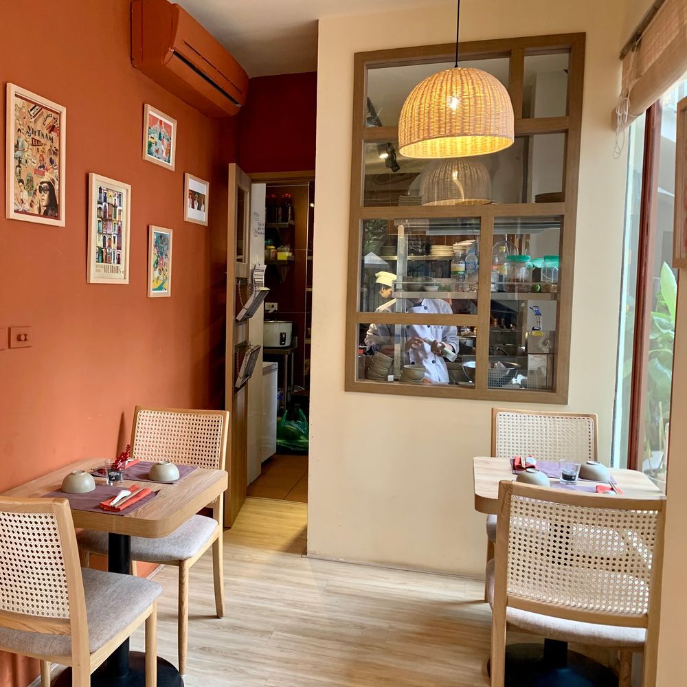 Chào Bạn (98 To Ngoc Van Street) restaurant in Hanoi