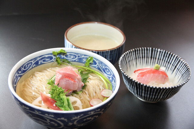 Kotobuki Seimen Yoshikawa Nishidai ekimae ten, Restaurant in Tokyo