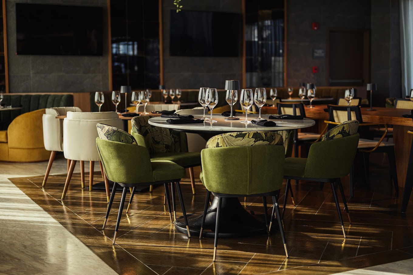 Maximum Rooftop. Hotel AC Santiago de los Caballeros, Restaurant in Santiago De Los Caballeros