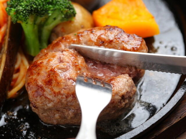 STEAK&HAMBURG HIGE Sapporo minami 5 jou honten, Sapporo, Japan