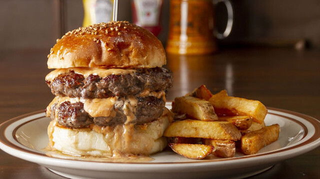 HYOE'S BURGERS + FRIES, Restaurant in Kobe