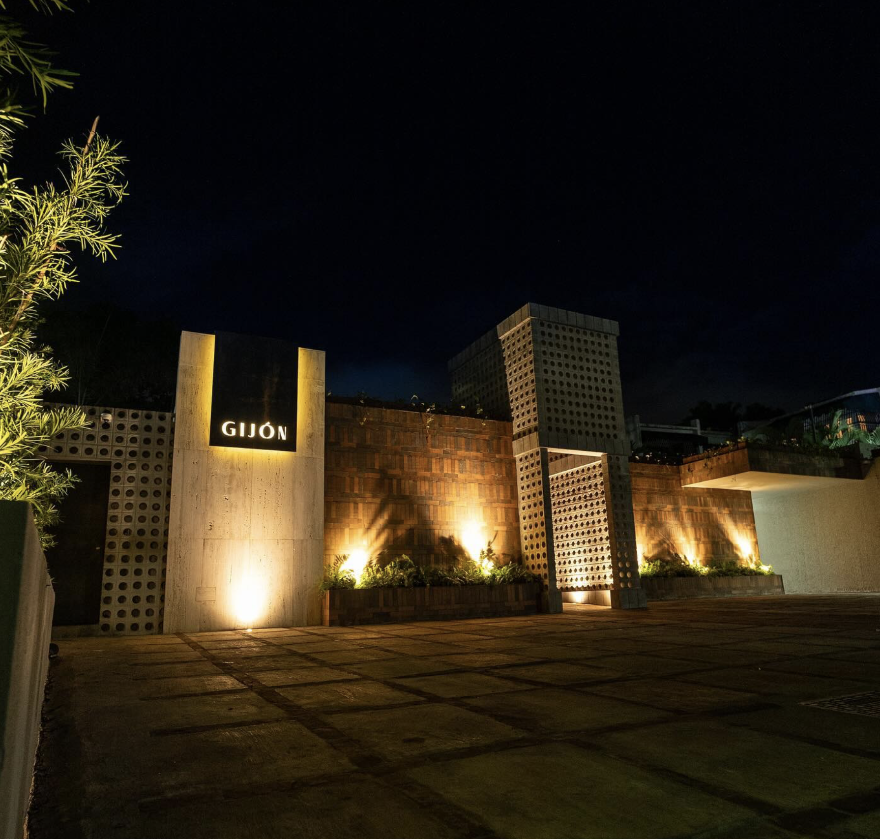 Gijón, Restaurant in Santo Domingo