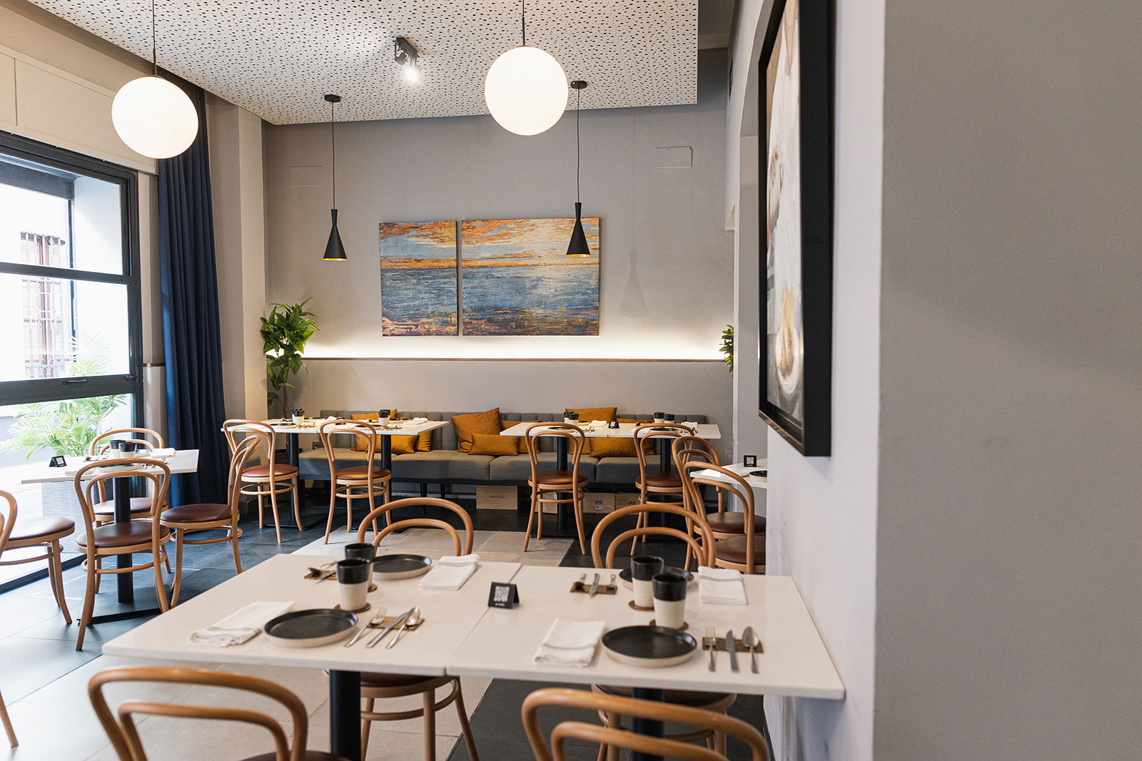 Barra Baja, Restaurant in Seville