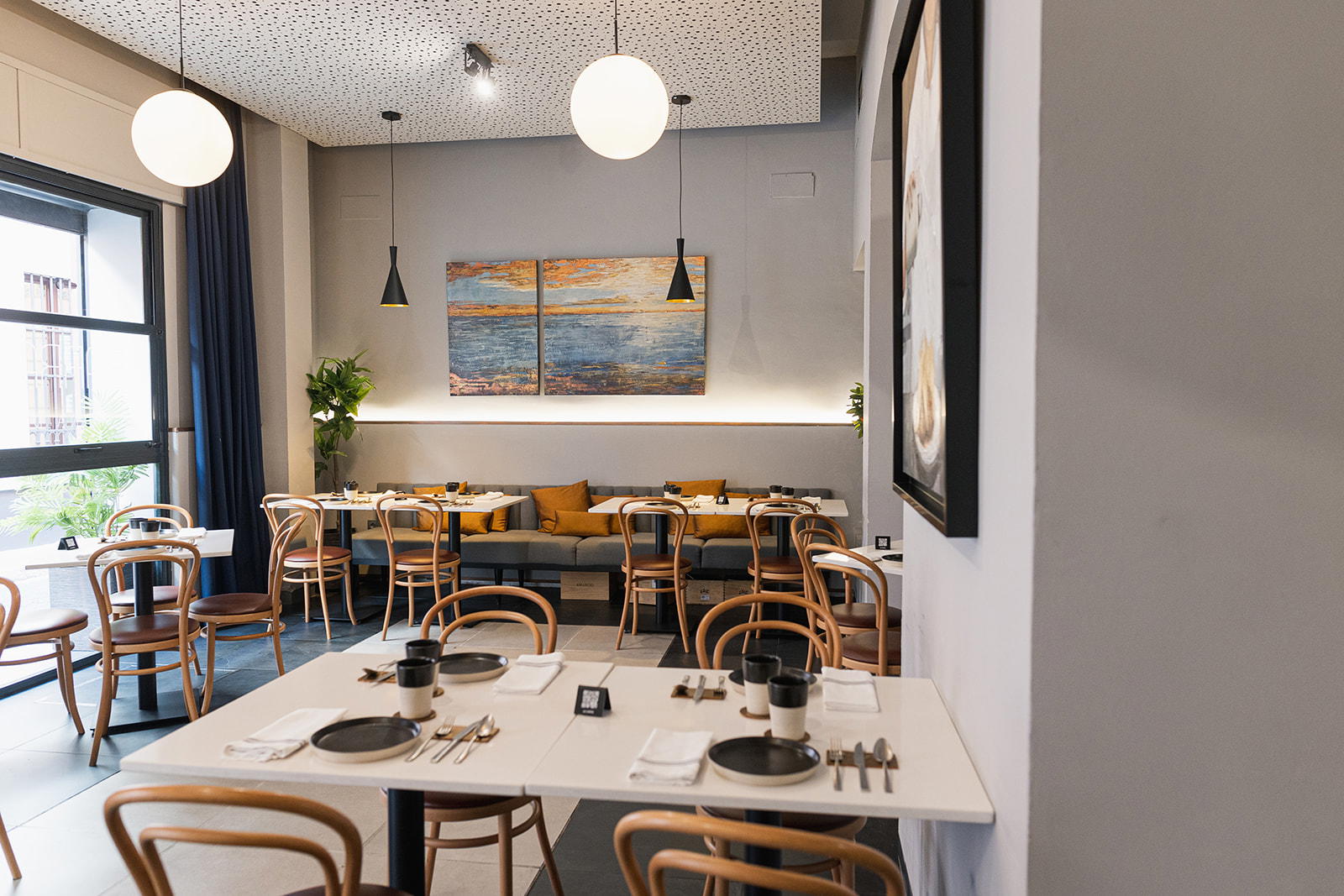 Barra Baja restaurant in Seville