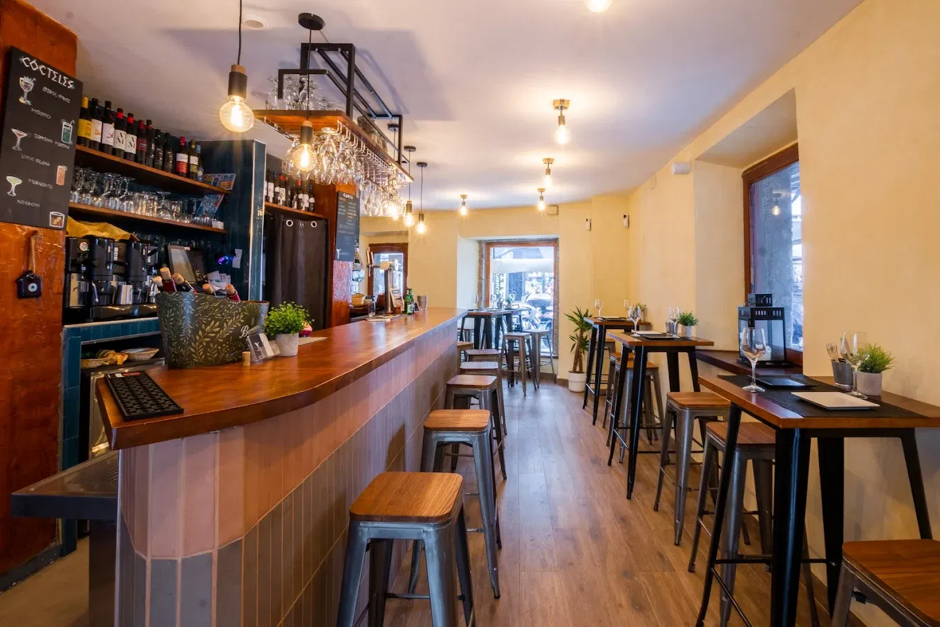 Y Griego Gastrobar, Restaurant in Santander