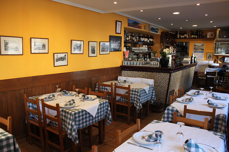 La Tortuga, Restaurant in Tazones