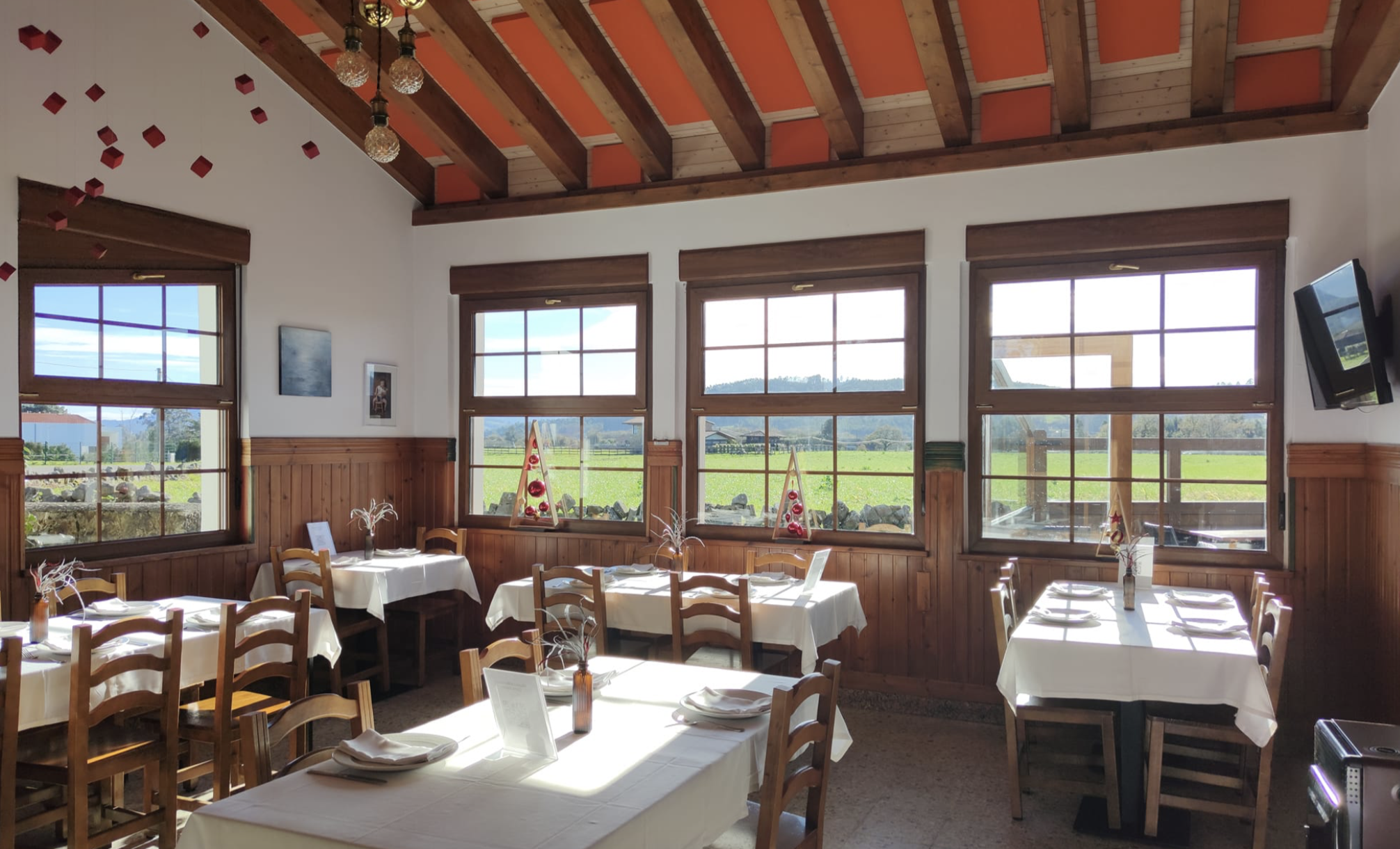 El Verano, Restaurant in Arguero