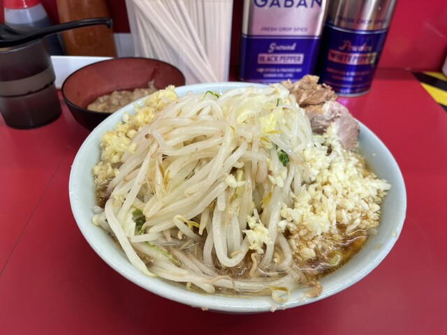 Ramen Jiro Nakayama ekimae ten, Yokohama, Japan