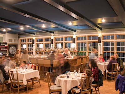 Mezze Bistro & Bar, Restaurant in Williamstown
