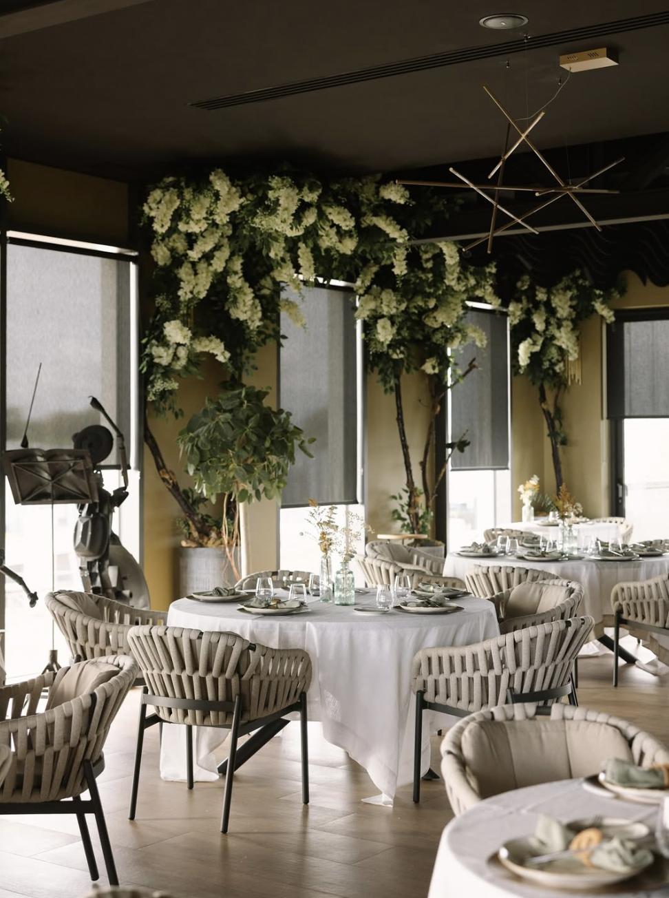 Raíz. Lamiya Wellness & Family Club, Restaurant in Huelva
