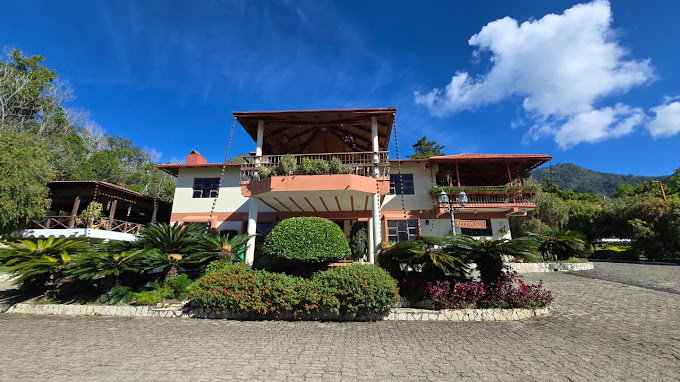 Restaurante Altocerro. Hotel Altocerro, Constanza, Dominican Republic
