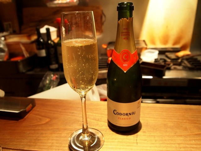 Wine Chan Kawara Machi Roji, Osaka, Japan