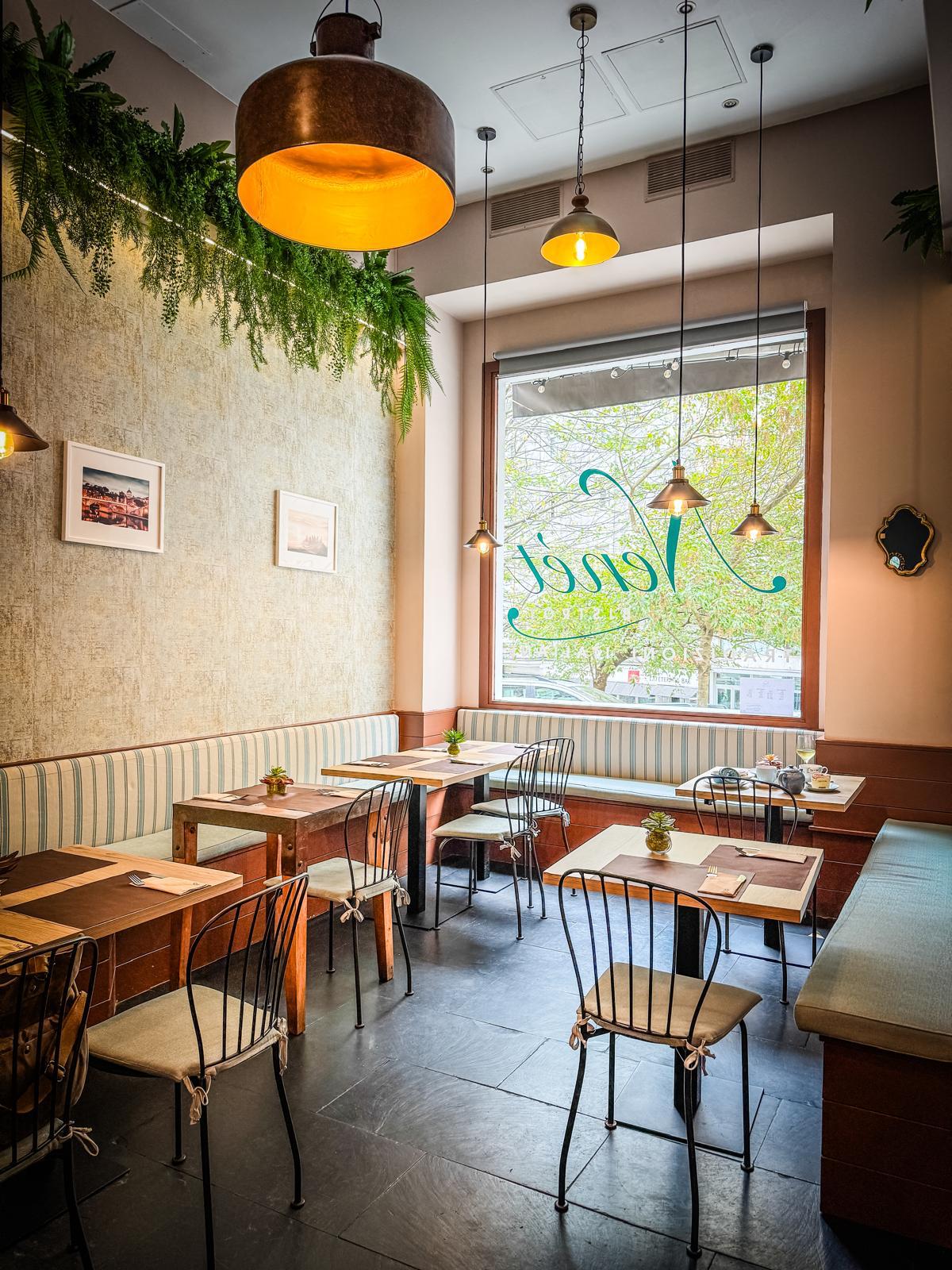 Nenét Bistrot, Restaurant in Santander