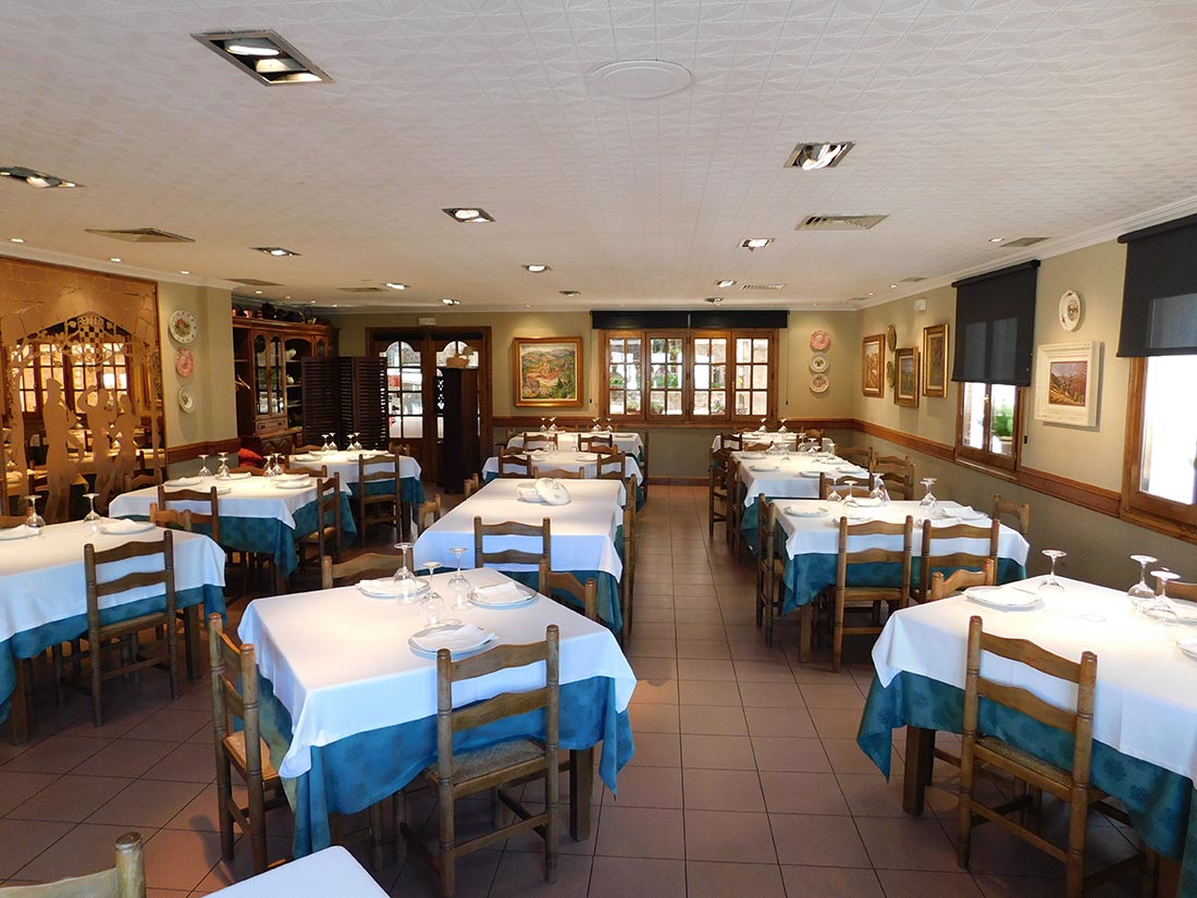 Olari, Restaurant in Irurita