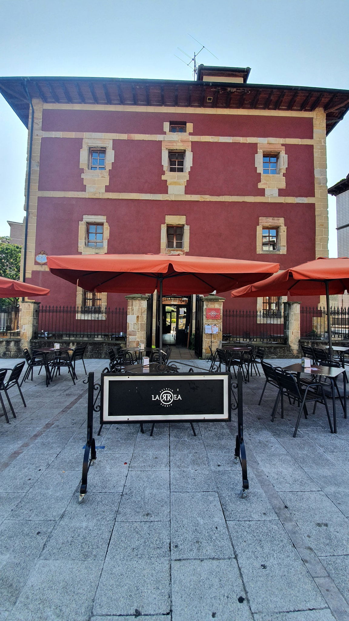 Palacio Larrea, Restaurant in Barakaldo