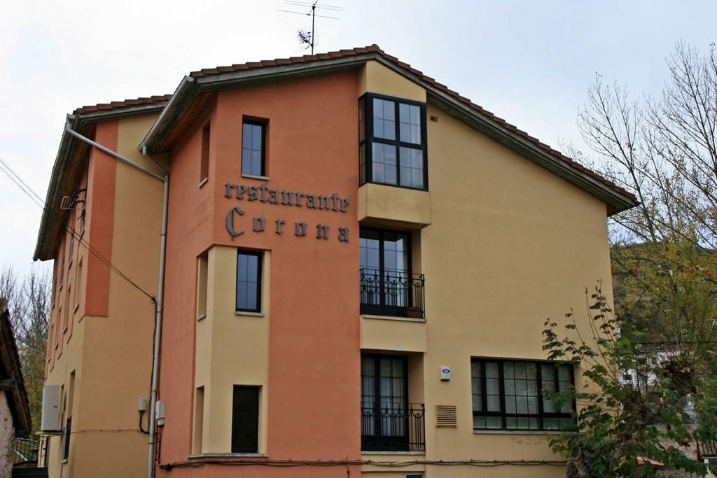 Restaurante Corona, Restaurant in Villoslada De Cameros