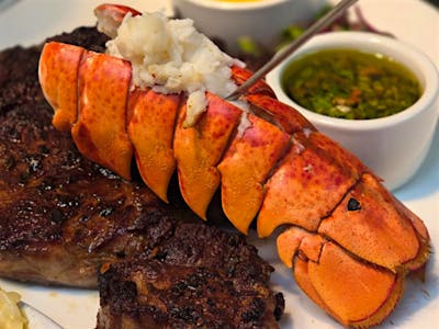 Notch 8 Grille, Northampton, United States