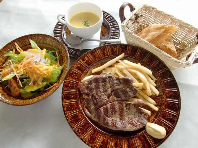 Pyrenees, Restaurant in Kitasaku-gun