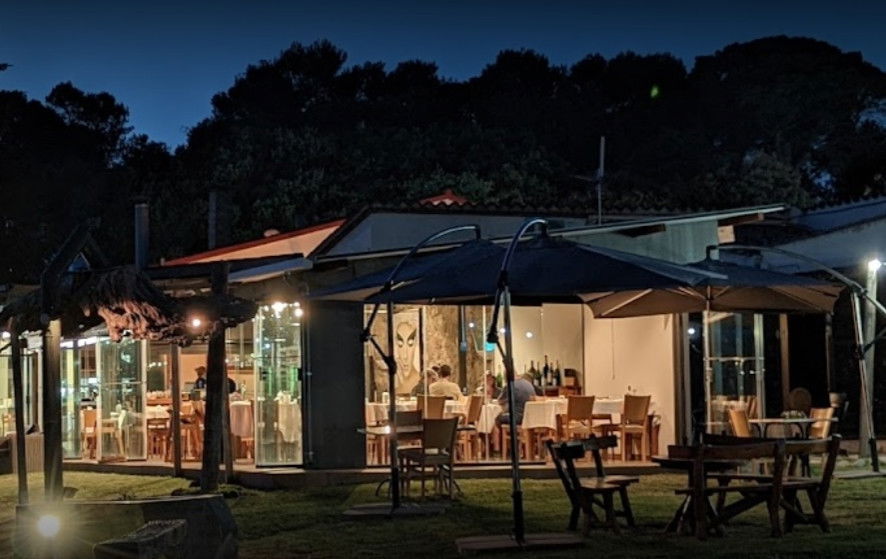 Les Tres Alzines, Restaurant in La Roca Del Valles