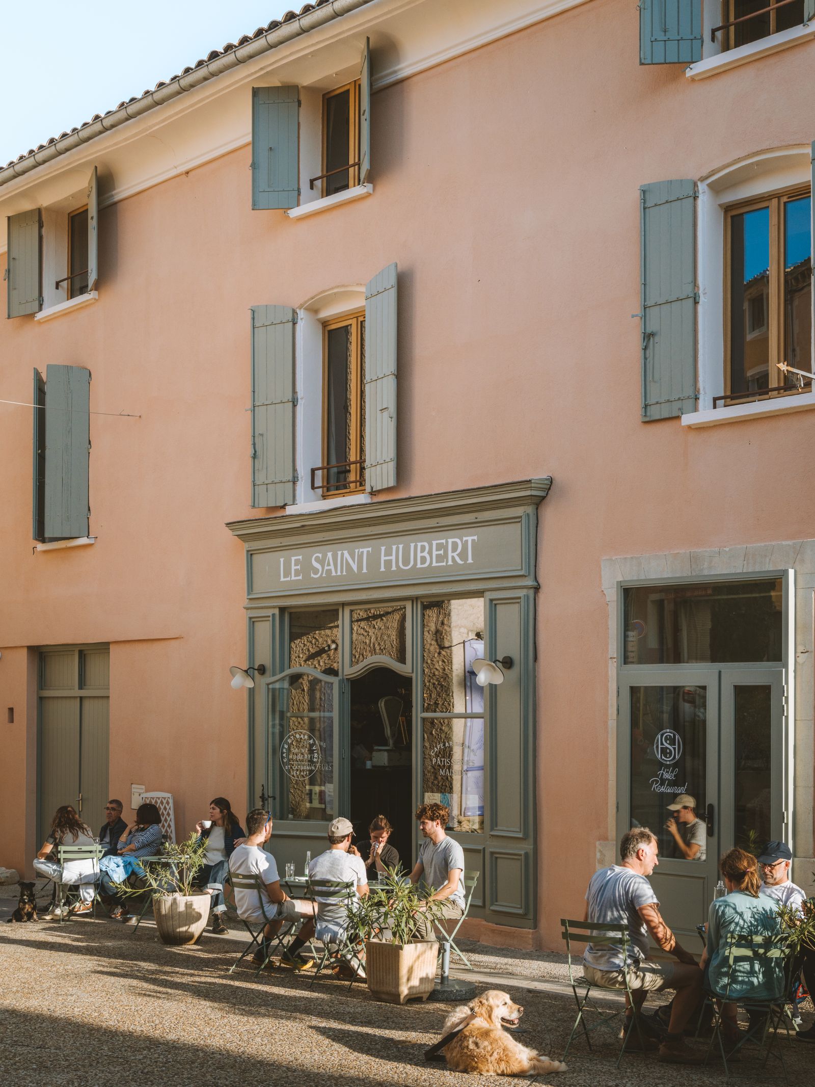 Le Saint Hubert , Saint-Saturnin-lès-Apt, Hotel in Saint-Saturnin-lès-Apt
