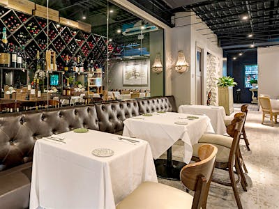 The Dakota Restaurant, Restaurant in Covington