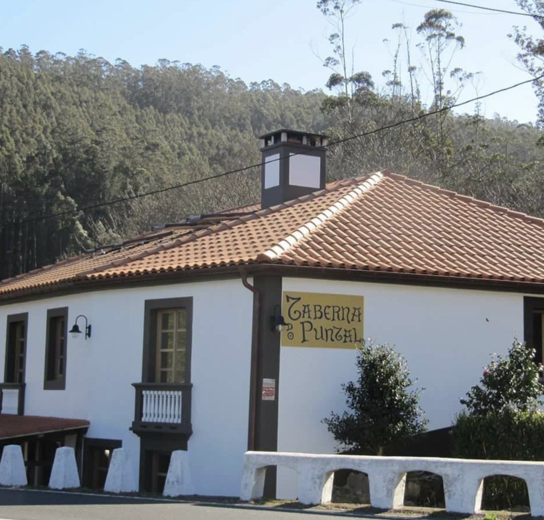 A Taberna Do Puntal restaurant in Vilarrube