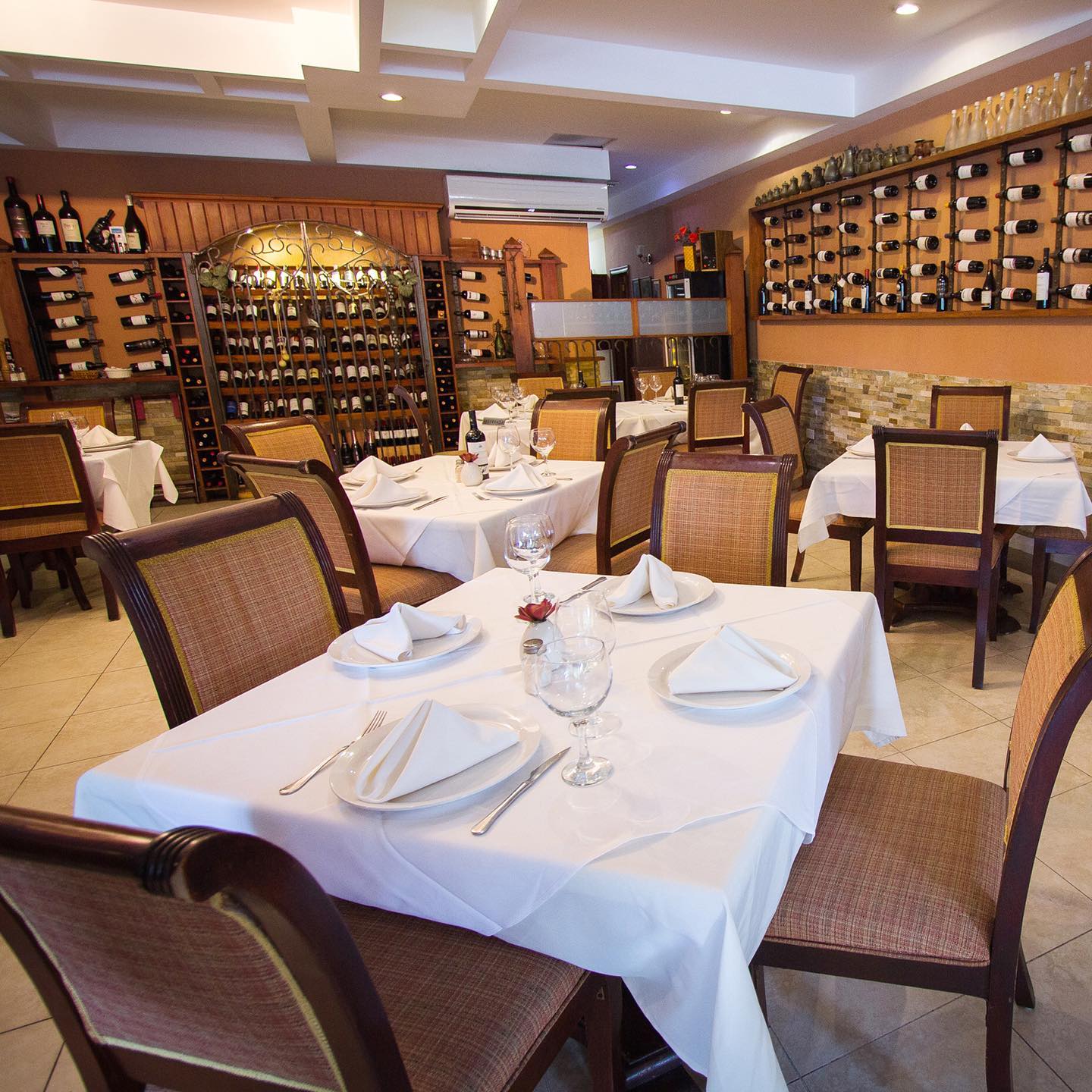 Asadero Los Argentinos, Restaurant in Santo Domingo