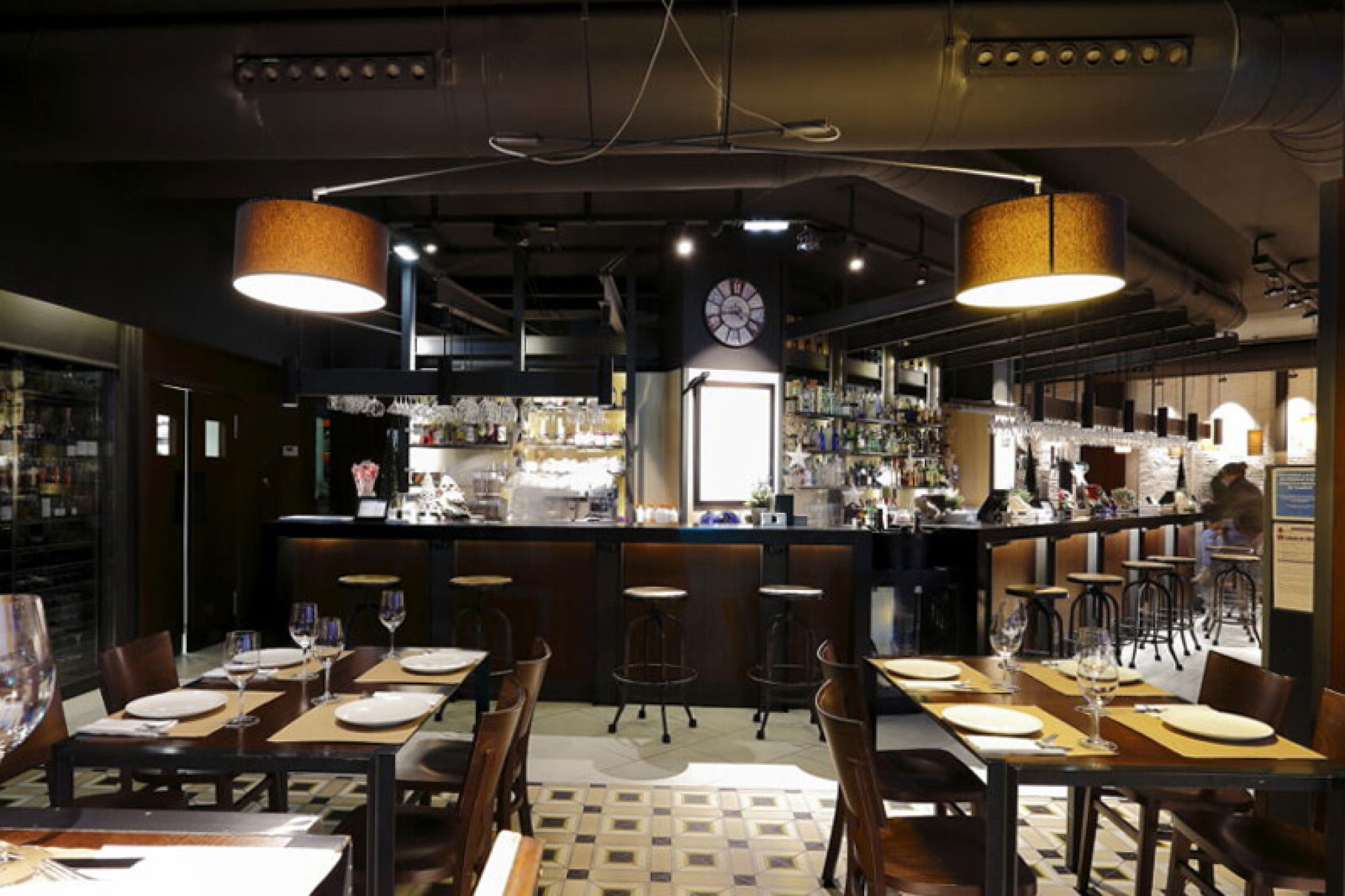 El Medio Lleno, Restaurant in Gijón