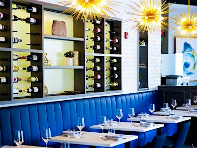 Savi Cucina + Wine Bar, Restaurant in Mount Pleasant